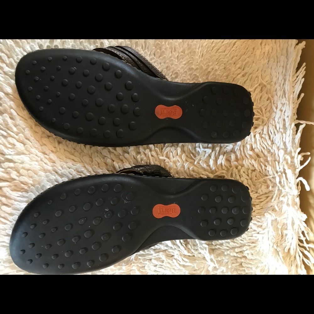 Born Bronze Sandals Size 10 - Picture 2 of 5